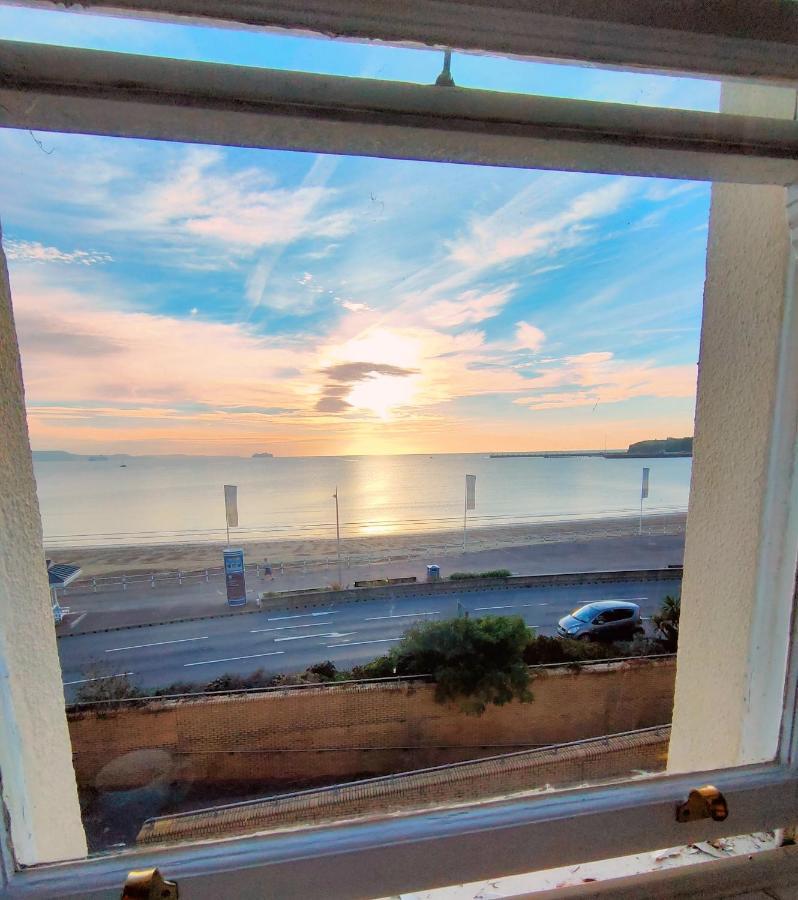 Sunrise View - Beachfront Apartment, Weymouth Exterior photo
